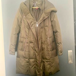 Vince Camuto Green Puffer Goose Down Jacket. Med.